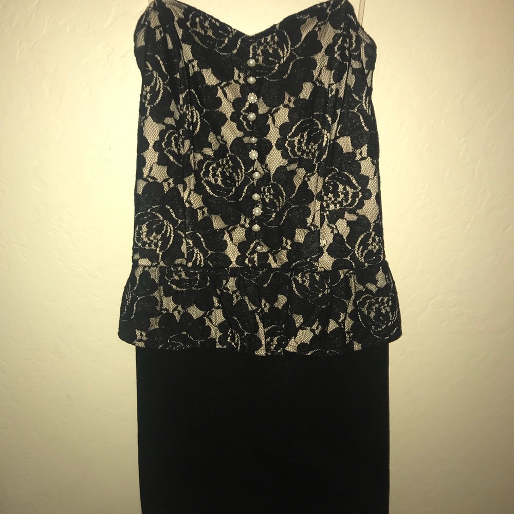 Dress - Picture 2 of 4